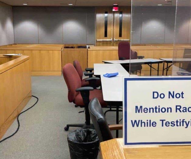 Prohíben a testigos en juicio hablar de raza