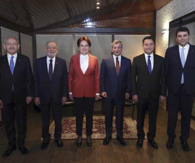 Buscan cambiar sistema político