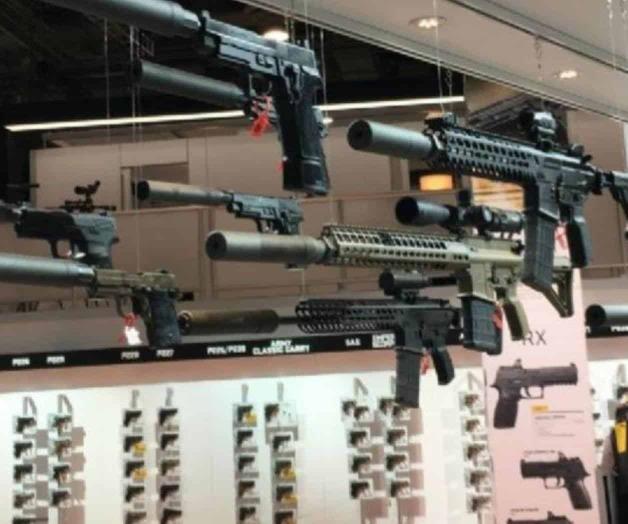 Juez federal de EU extiende plazo para que armeros respondan a México