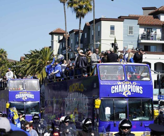 Fanáticos celebran con Rams título del Super Bowl en Los Ángeles Fanáticos celebran con Rams título del Super Bowl en Los Ángeles