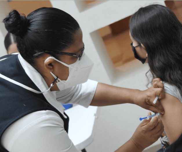 Viene vacuna para 14 años