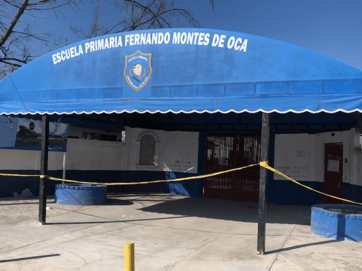 Socavón retrasa regreso a clases Socavón retrasa regreso a clases