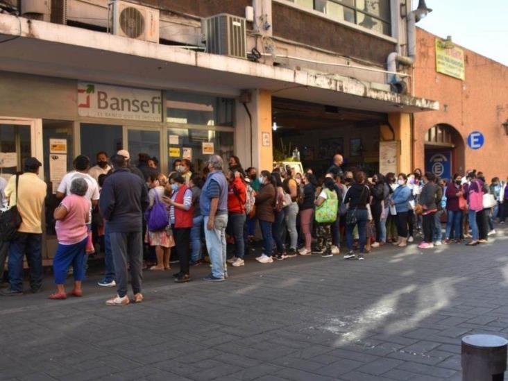 Caos por el cobro y la renovación de tarjetas Caos por el cobro y la renovación de tarjetas
