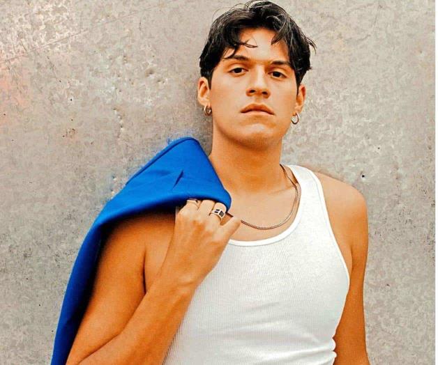 Festeja Omar Apollo al triple