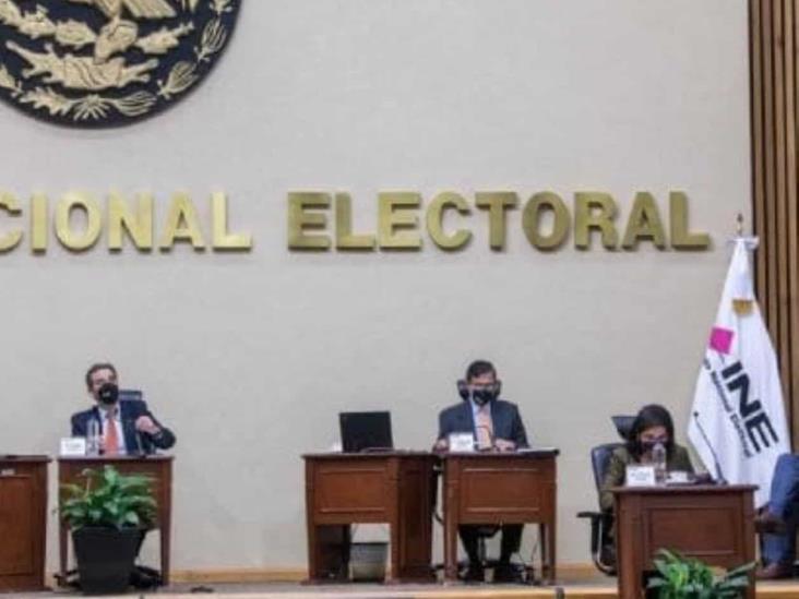 Ordena INE retirar un desplegado pro AMLO Ordena INE retirar un desplegado pro AMLO