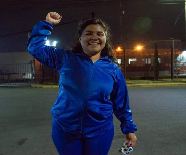 Liberan a Roxana, joven oaxaqueña presa por asesinar a su violador