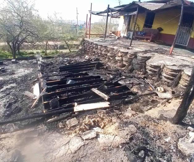 Arde vivienda por un ‘cortocircuito’