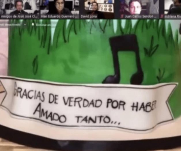 Celebran a José José con pastel y recuerdos