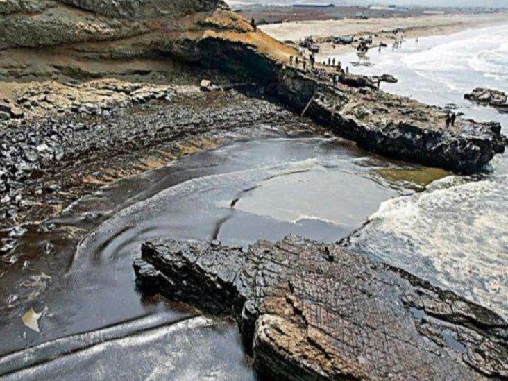 Al mar, más de 11 mil barriles de crudo de Repsol Al mar, más de 11 mil barriles de crudo de Repsol
