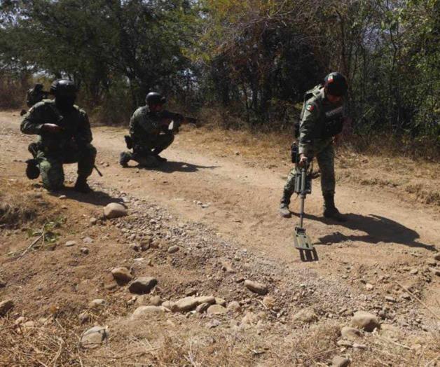 Ejército busca minas en violento estado del oeste de México