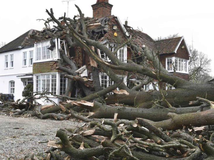 Europa Occidental se recupera de tormenta que cobró 12 vidas Europa Occidental se recupera de tormenta que cobró 12 vidas