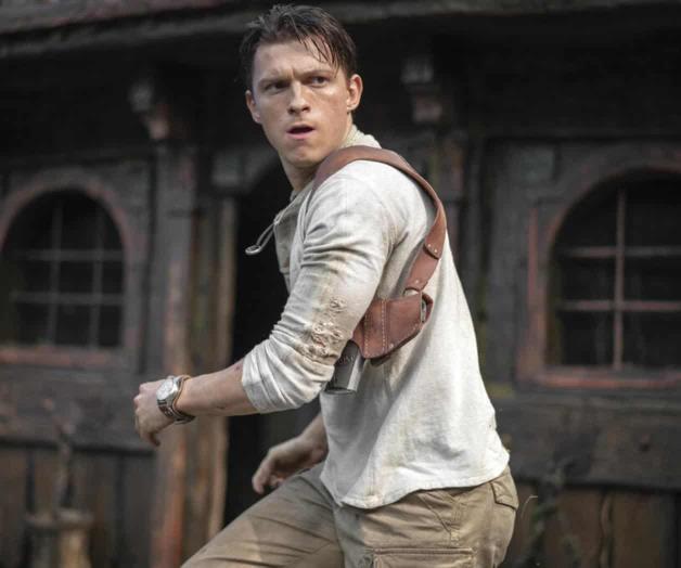 Tom Holland busca pistas en Uncharted