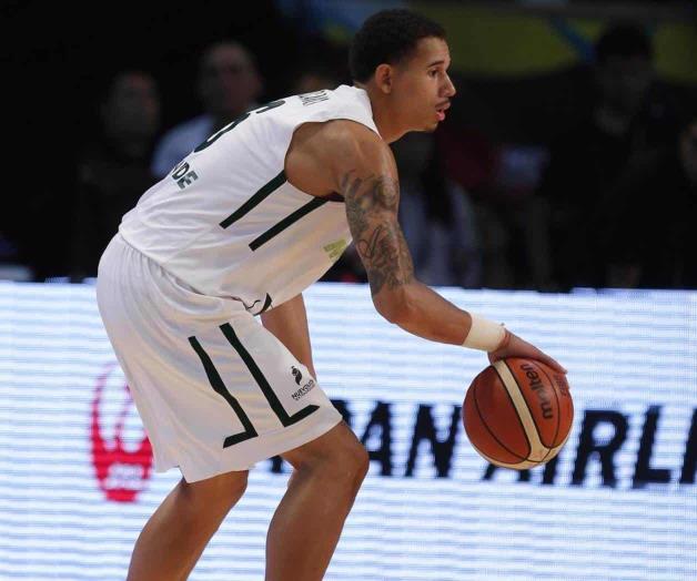 Hace Toscano volar a México