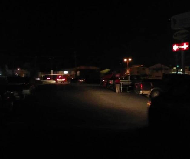 Priva oscuridad en estacionamientos de los comercios