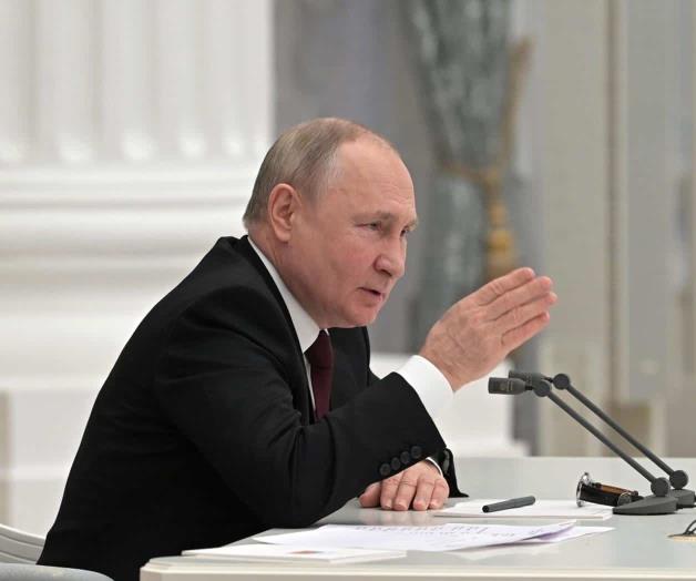 Putin envía tropas a las regiones separatistas de Ucrania tras reconocer su independencia