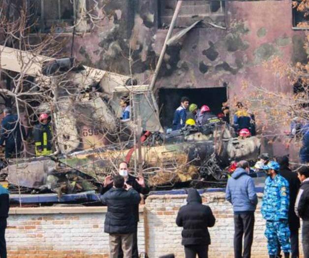 Tres muertos tras estrellarse un avión F-5 en Irán 