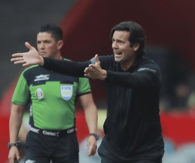 Yo no me voy a rendir’, afirma Santiago Solari Yo no me voy a rendir’, afirma Santiago Solari