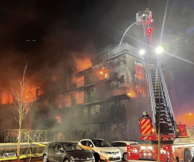Alemania: 3 heridos en un gran fuego en edificio residencial 