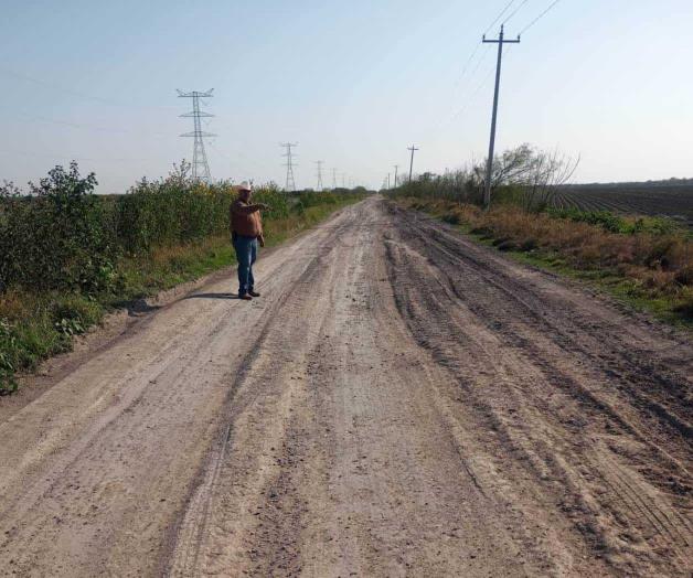 Afectan a campesinos brechas intransitables