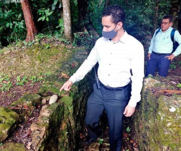 Custodio de zona arqueológica encuentra mano de metate 
