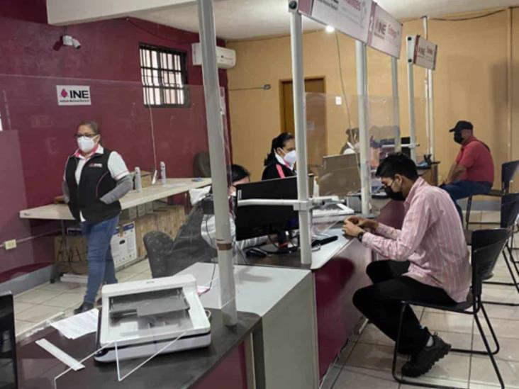 Invitan a recoger las credenciales del INE Invitan a recoger las credenciales del INE