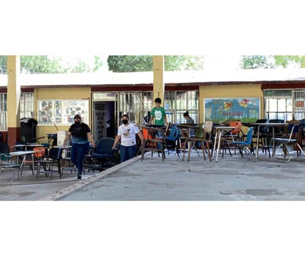 Conservan madres los salones limpios