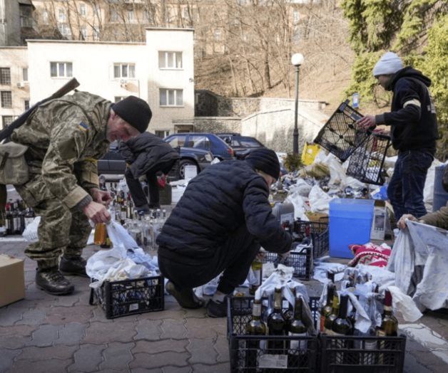 Ucranianos regresan del extranjero para luchar contra Rusia