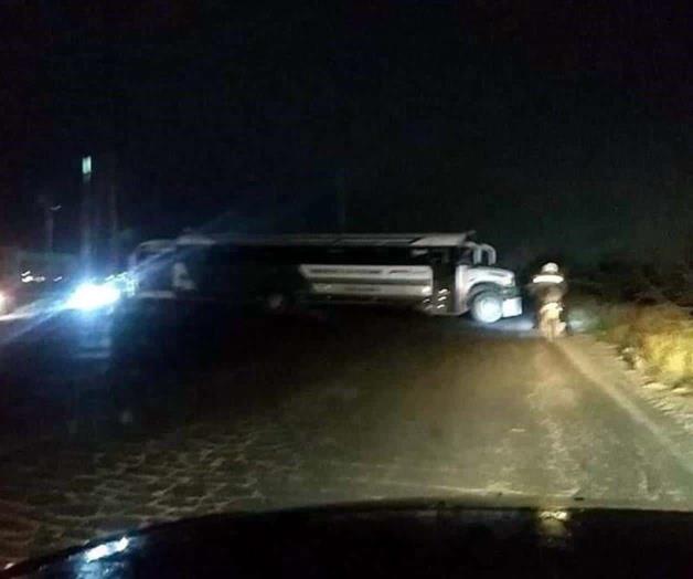 Continúan bloqueos carreteros en la frontera