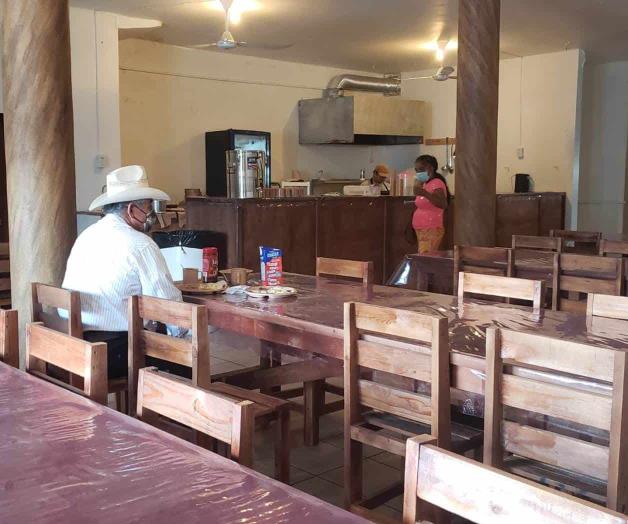 Atienden a población en comedor comunitario