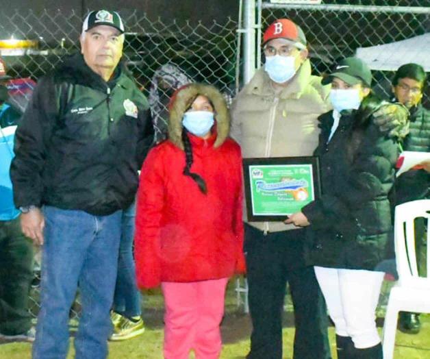 Reconocen a softbolista reynosense