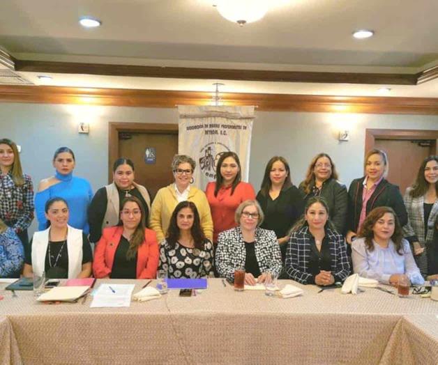 Convocan a postular ‘Mujer Profesionista’