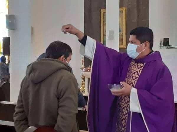 Inicia la cuaresma con imposición de ceniza Inicia la cuaresma con imposición de ceniza