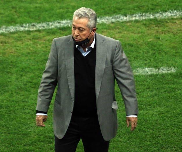 Firmará hoy Vuce con Rayados; dirigirá práctica