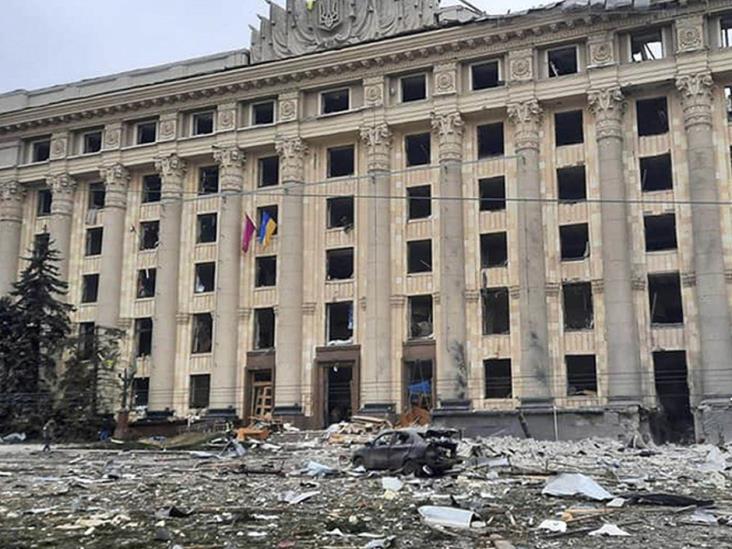 Bombardea Rusia Járkiv; convoy se acerca a Kiev Bombardea Rusia Járkiv; convoy se acerca a Kiev