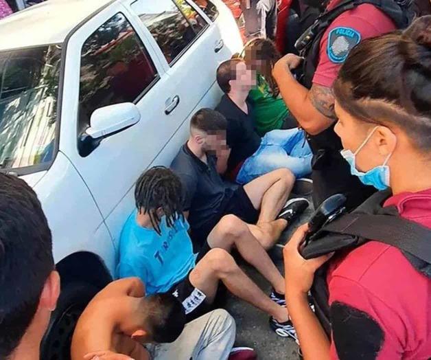 Detienen a 6 por violación grupal en Argentina Detienen a 6 por violación grupal en Argentina