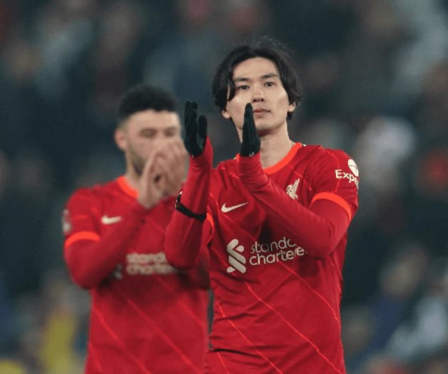 Gana el Liverpool con un doblete de Takumi Minamino