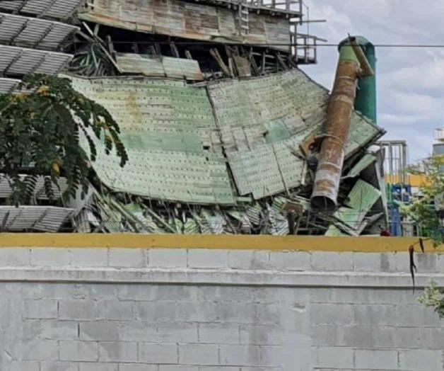 Colapsa torre de enfriamiento de la CFE en Mérida