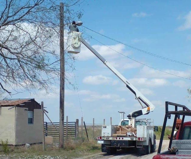 Rehabilitan alumbrado público en zona rural Rehabilitan alumbrado público en zona rural