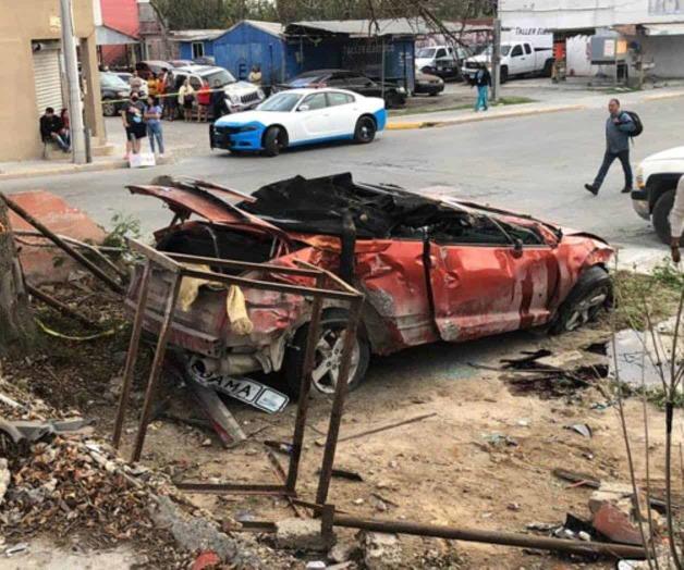 Muere joven al chocar, vuelca y sale disparado de su automóvil Muere joven al chocar, vuelca y sale disparado de su automóvil