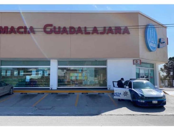 Asalto armado a Farmacia Guadalajara en Los Cavazos Asalto armado a Farmacia Guadalajara en Los Cavazos