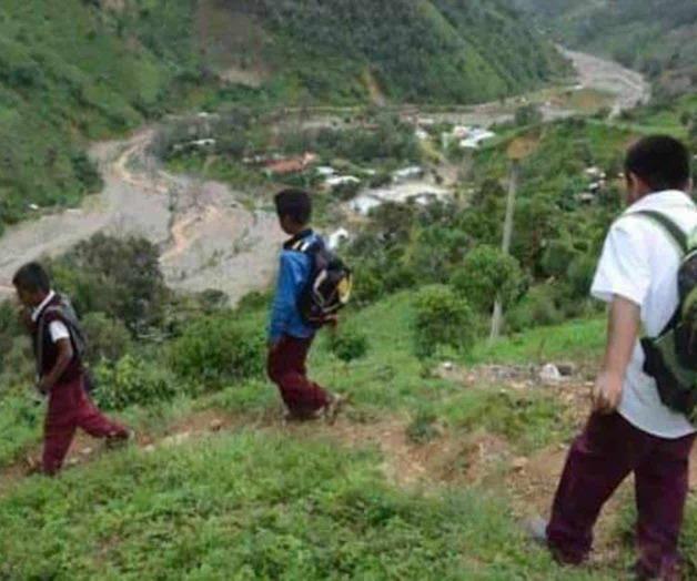 Afecta a niños indígenas desaparición de escuelas
