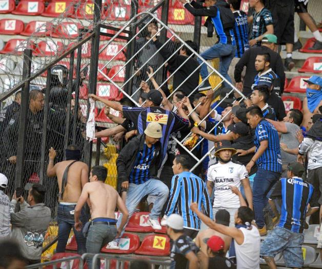 Suspenden a 5 funcionarios tras riña en Querétaro