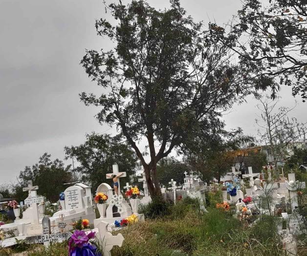 Se quedan panteones sin espacios para depositar cuerpos