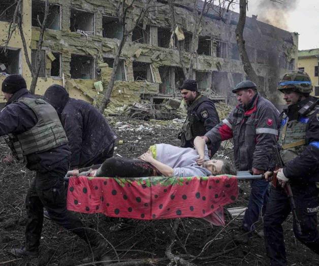 Ucrania acusa a Rusia  de bombardear un hospital materno-infantil