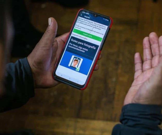 Agentes de deportación usan aplicación de teléfono inteligente para monitorear inmigrantes Agentes de deportación usan aplicación de teléfono inteligente para monitorear inmigrantes