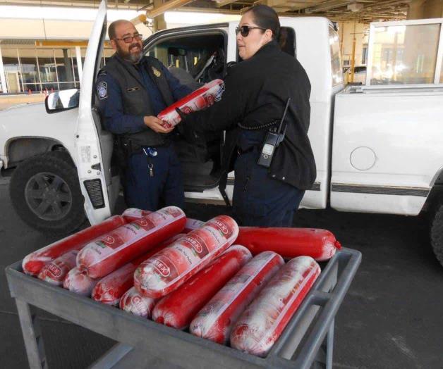 Decomisan en Aduana 230 libras de mortadela