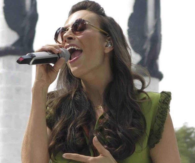 Famosos le dan apoyo Famosos le dan apoyo