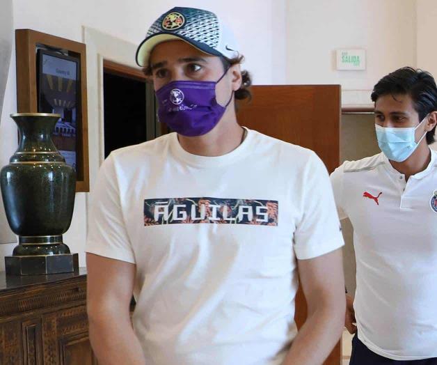 Ochoa pone de ejemplo a Chivas por quitar barras