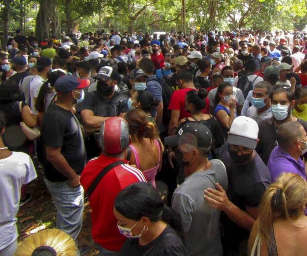 Migrantes rusos y ucranianos piden asilo político a EU desde Baja California