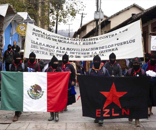 Miles de zapatistas marchan contra guerra en Ucrania